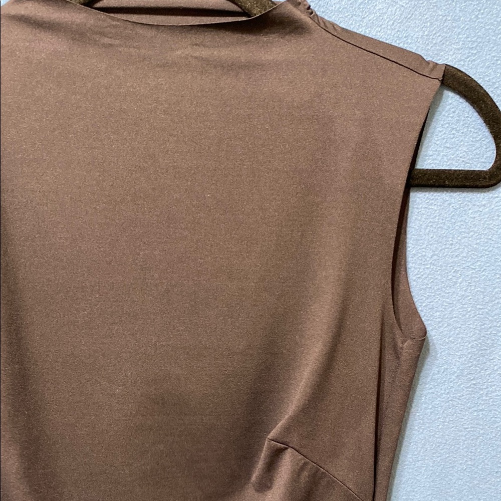 Elegant New Tear Drop Open Back Black Sleeveless Top - Picture 4 of 14